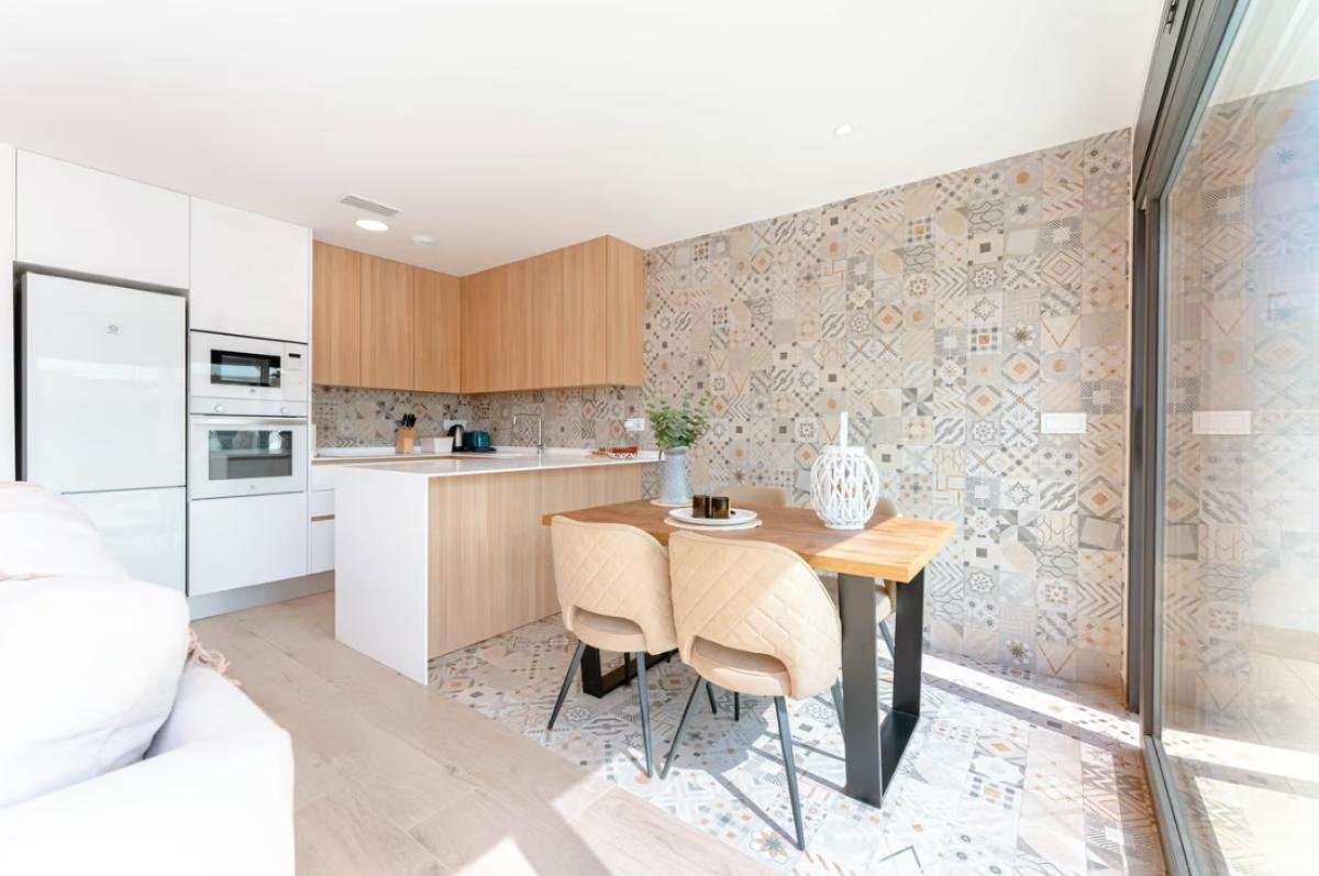 01JK40E9G5CBJ5Y0QJJ0QRB1V5-medium