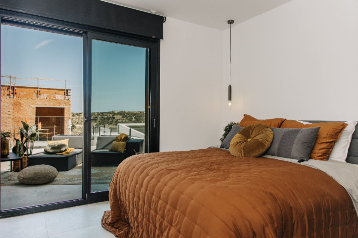 01J012JR0S9KZVK5EVK9S34JXP-medium