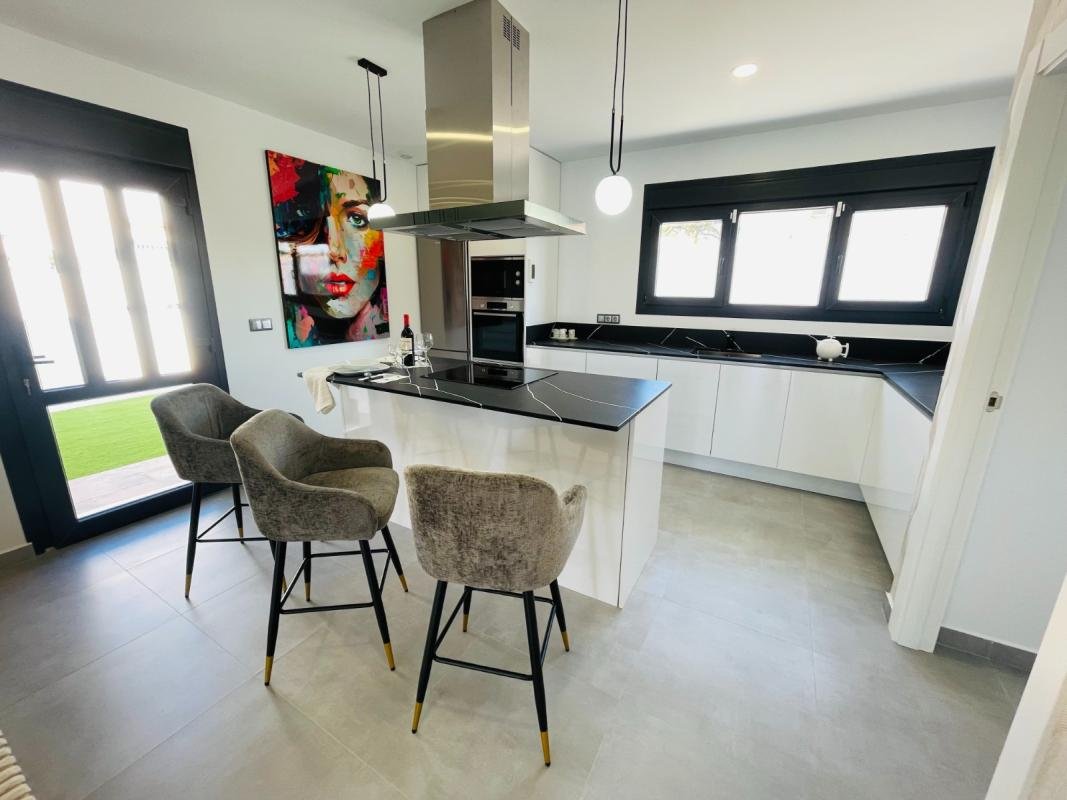 01KATHNV3Z17915BQHGW18V5EE-medium