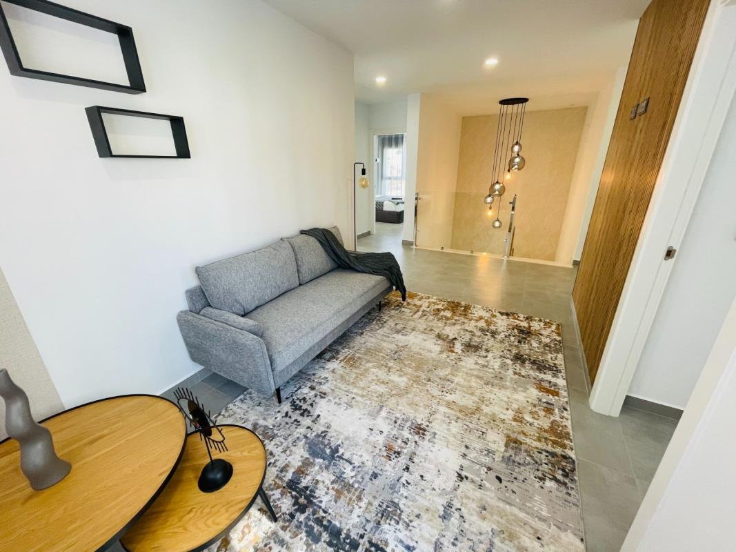 01KATHNW7JG3R162YGT384HEYD-medium