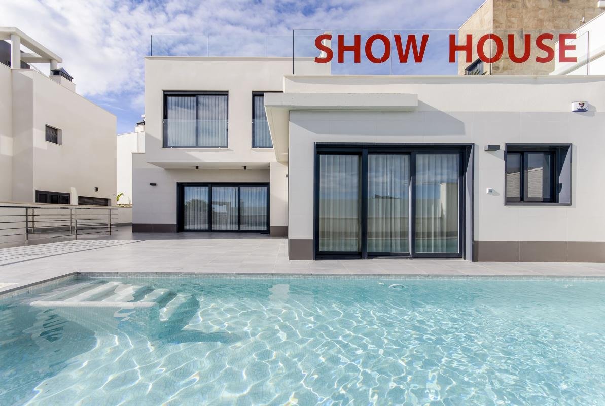 01KEC76RKRCF0DXD370EXJVYZJ-medium