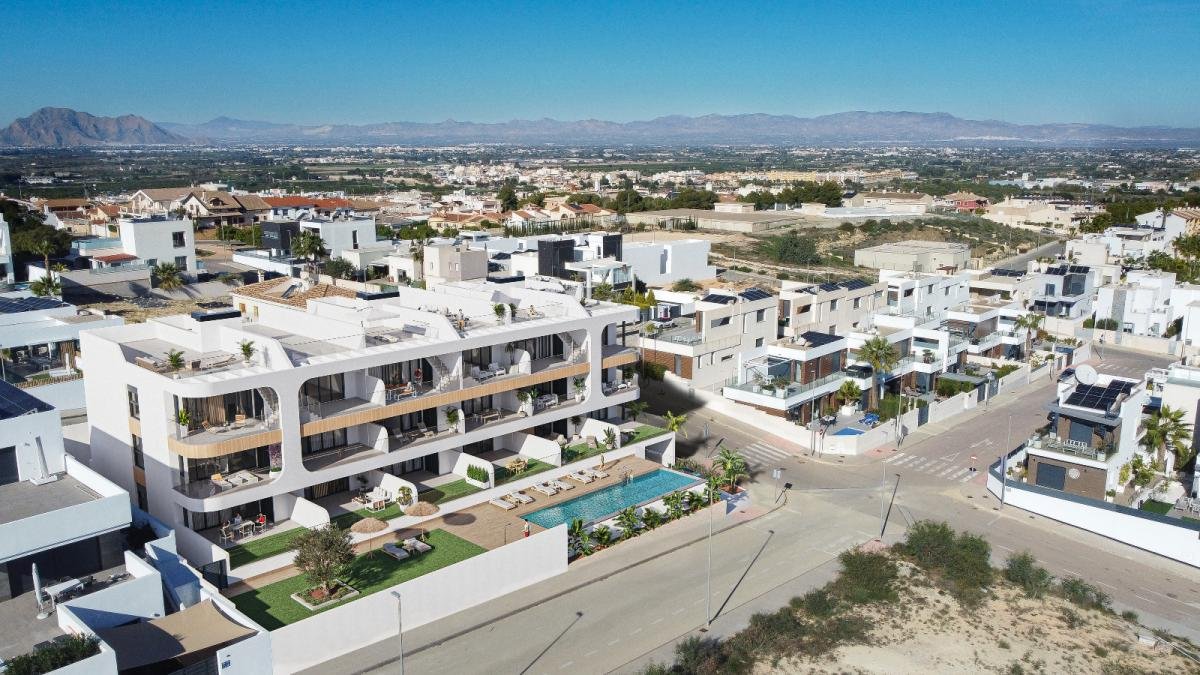 01KEWEJK7HX7TF26C6HH2E7JQ2-medium