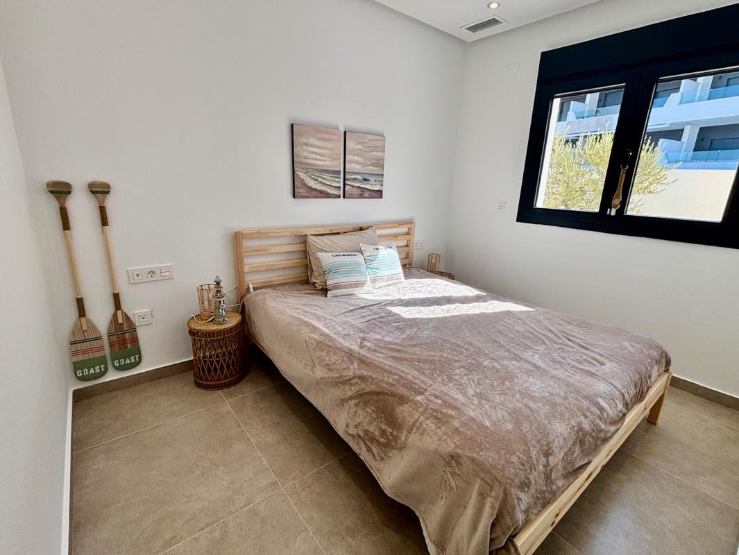 01KJJ463200NV6E7HJE5WPNVSV-medium